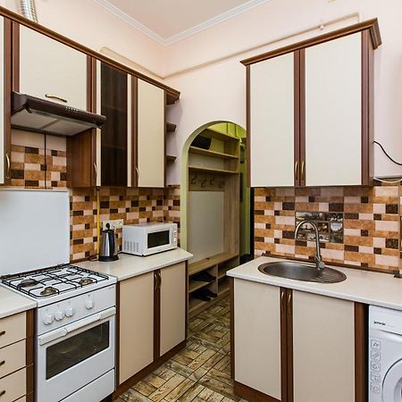 Квартира Подобово В Центрі На Вулиця Скорика 25 Колишня Чайковського Біля Філармонії Lemberg Exterior foto